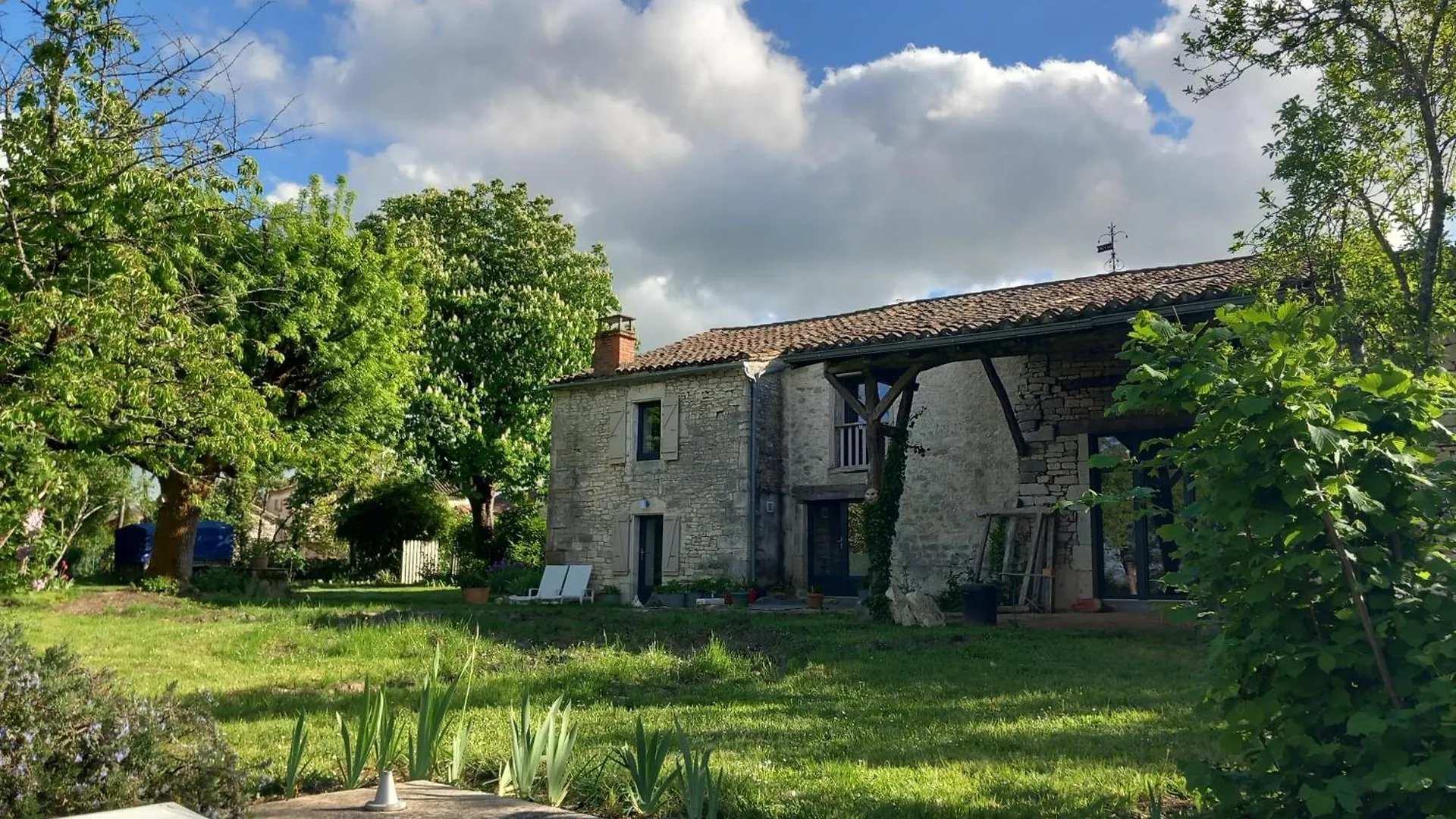 La Maison Au Frene Lalbenque 0*,