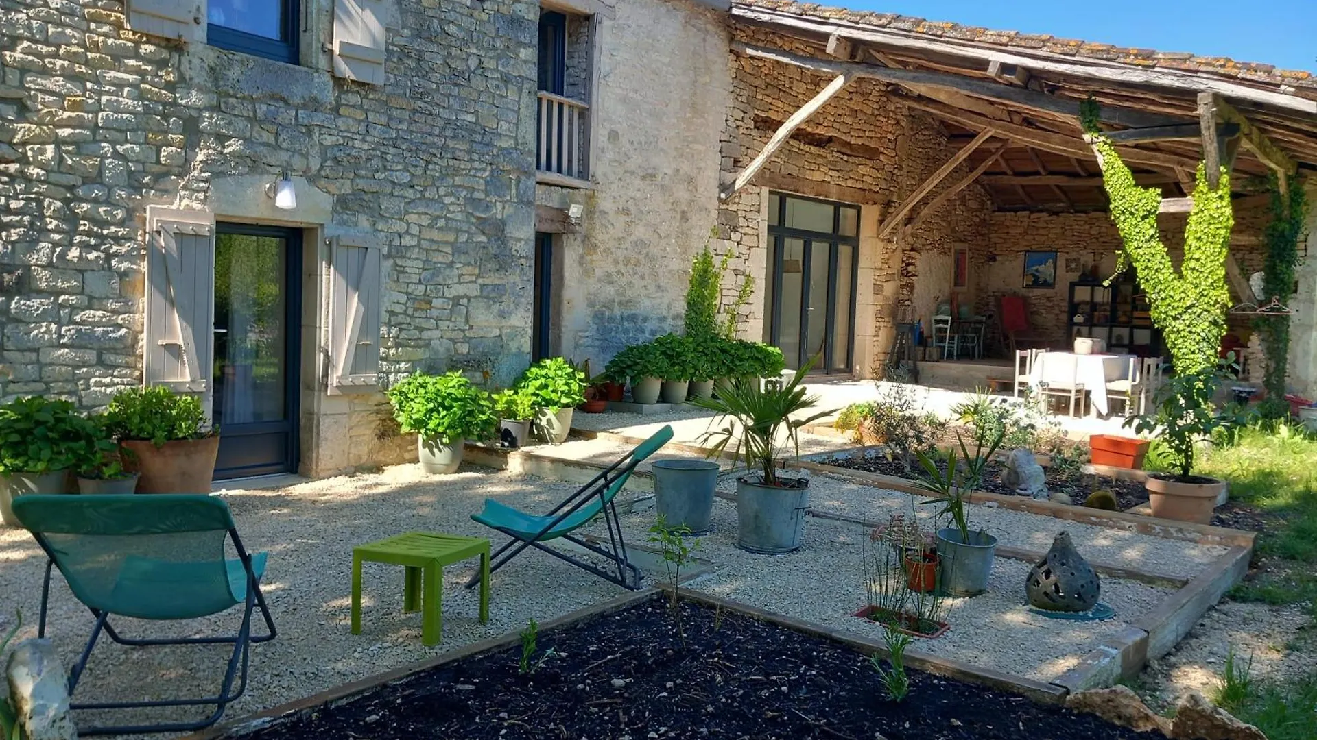 La Maison Au Frene Lalbenque Guest house